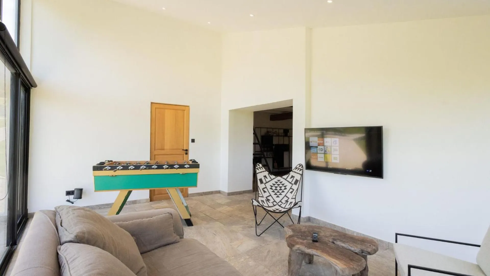 Spacious Holiday Home With Shared Pool Peyrusse-Grande 0*,