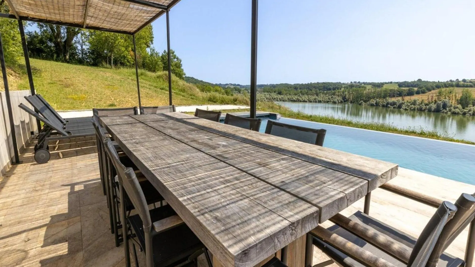 Spacious Holiday Home With Shared Pool Peyrusse-Grande 0*,  Γαλλία