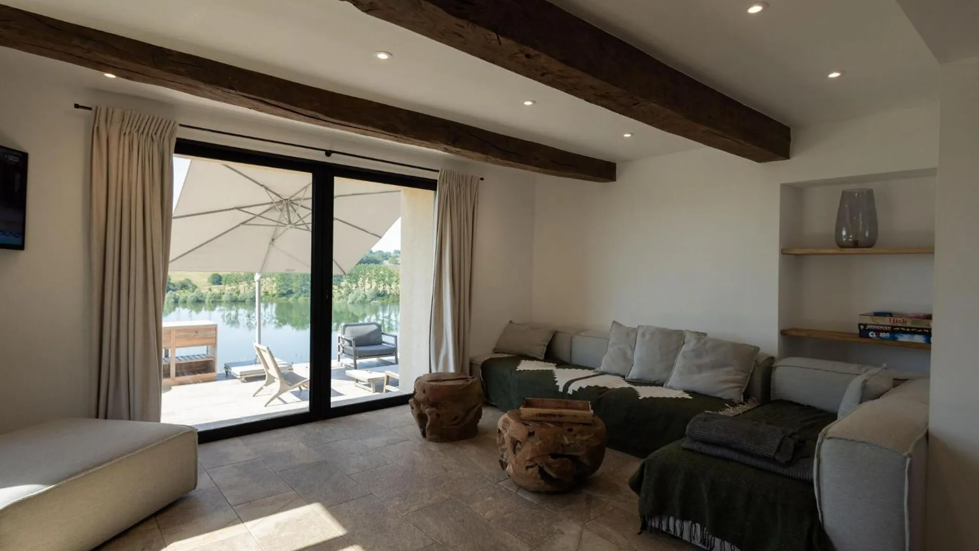 Spacious Holiday Home With Shared Pool Peyrusse-Grande
