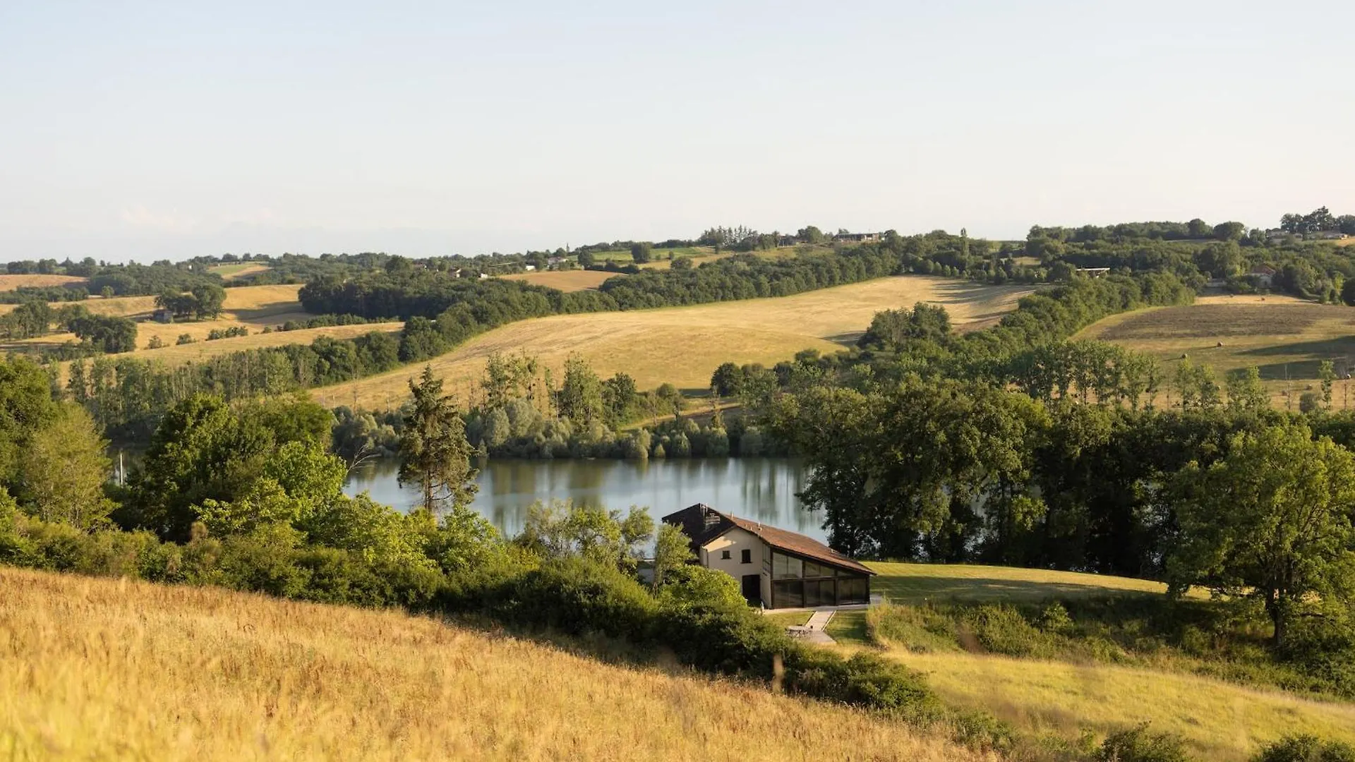 Spacious Holiday Home With Shared Pool Peyrusse-Grande